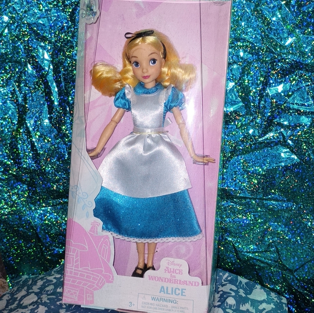 Disney Alice in Wonderland Classic Feature Doll HTF Version Disneyland - Picture 1 of 6